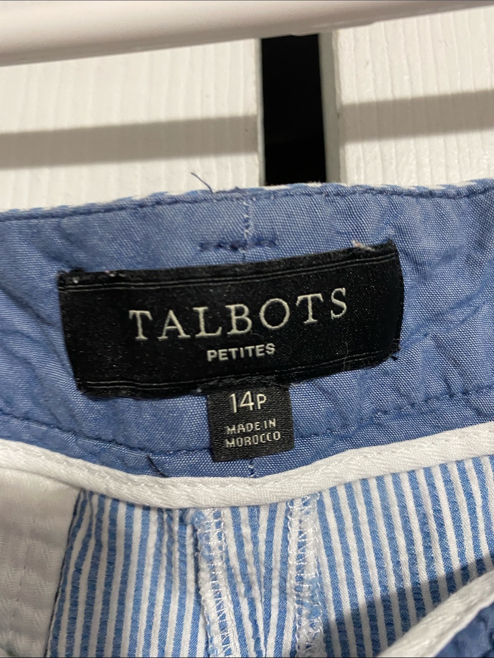 Talbots classic walking Bermuda blue & white seersucker shorts size 14P - Picture 9 of 11